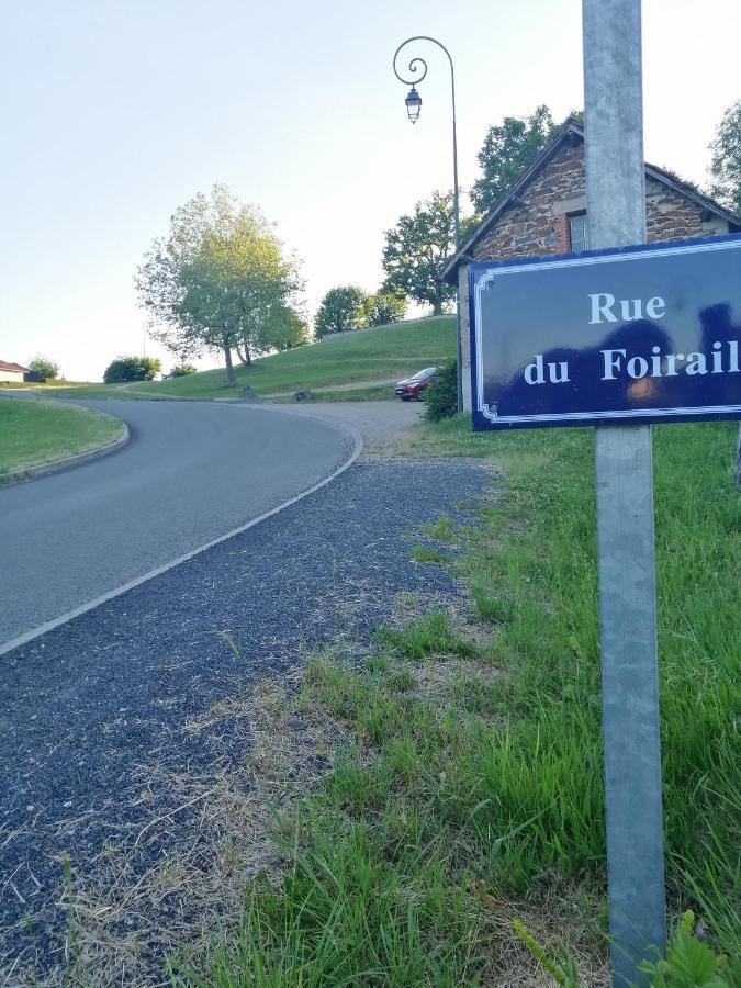 Le Miraillet, Gite Saint-Illide Eksteriør bilde